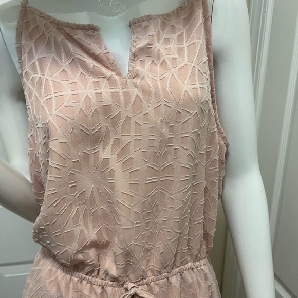 Massimo beautiful fancy dress with unique design . Perfect peach color - Picture 5 of 12